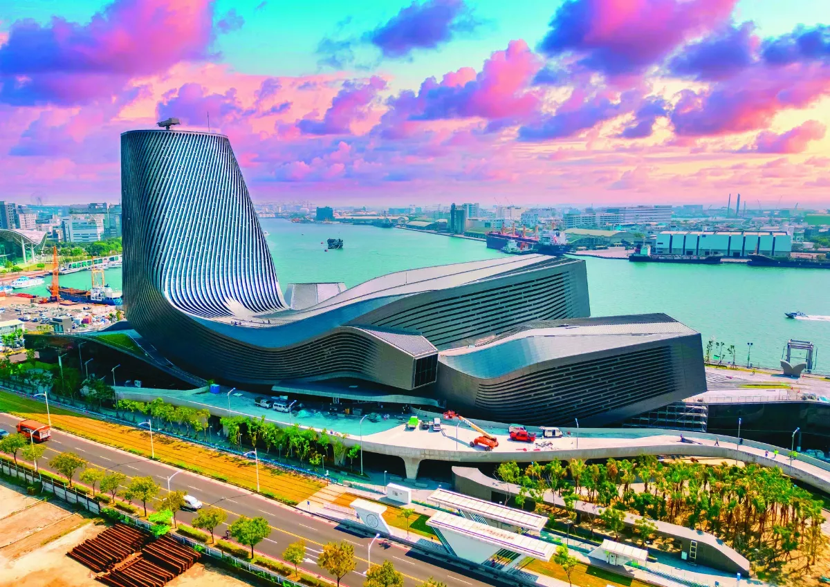 搶攻港澳客 高雄雙郵輪迎賓