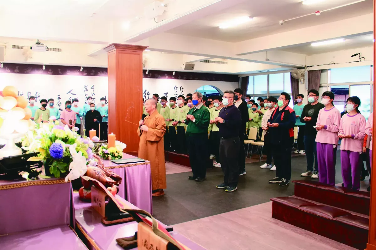 全球佛光人緬懷星雲大師 感謝栽培 普中好苗子獻唱