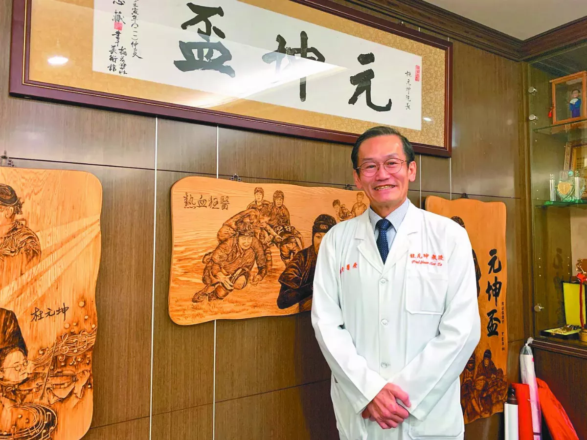 熱血狂醫杜元坤 心絞痛仍看診
