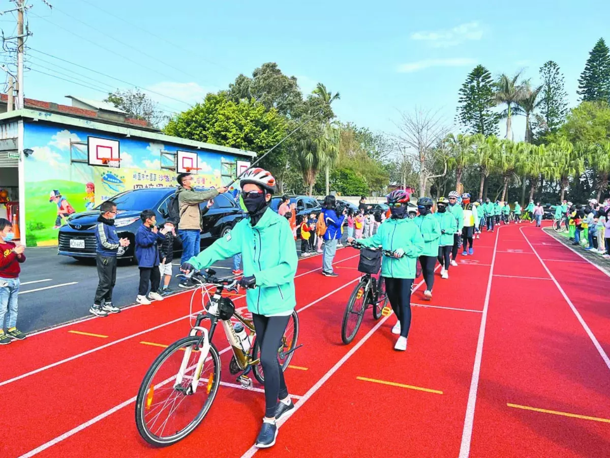 后厝末代畢業生 單車環島啟航
