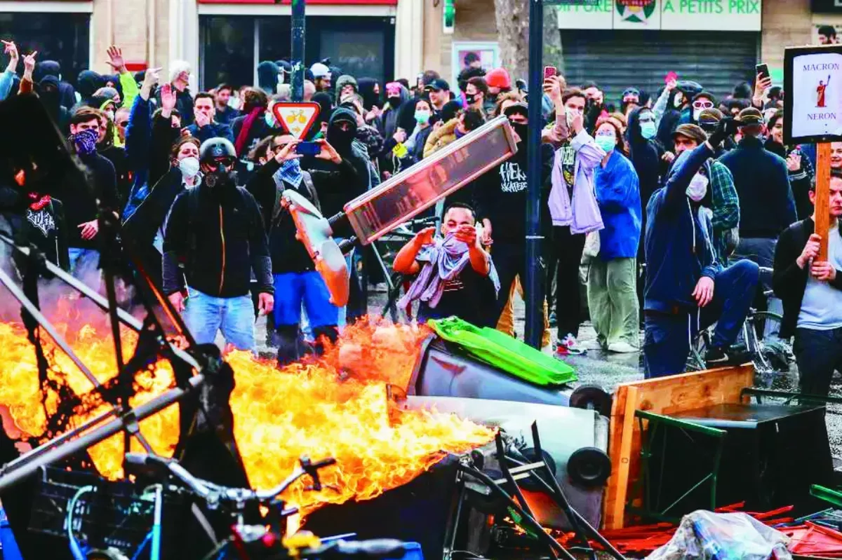 反年金改革 法國百萬人上街抗爭