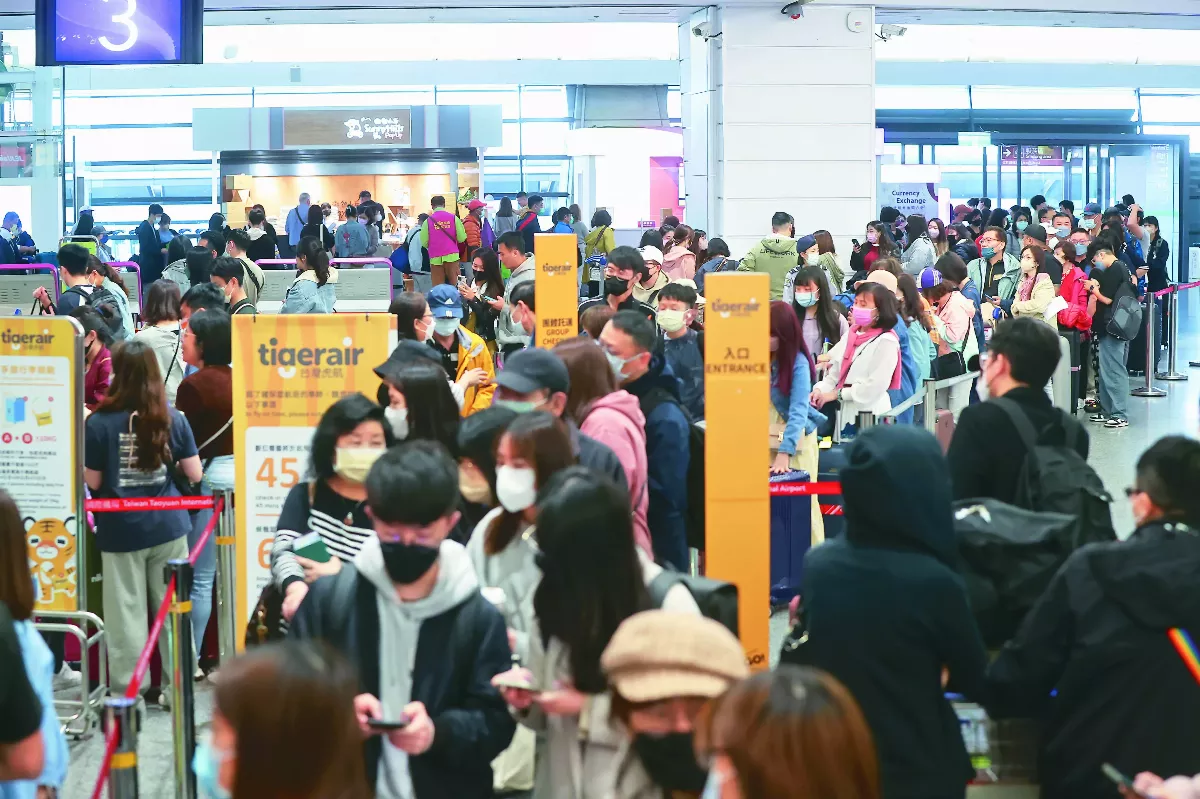 桃機旅客破10萬 創疫情後新高