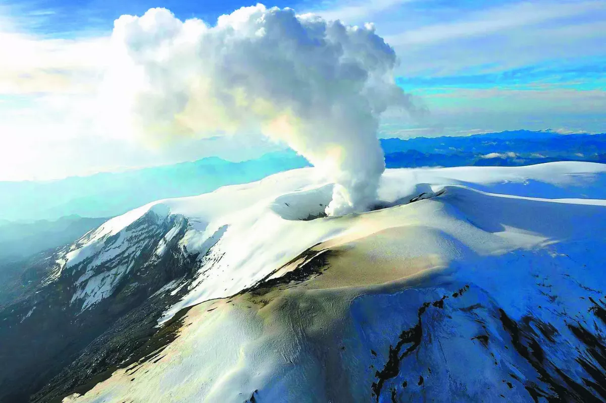 哥倫比亞火山 噴灰蠢蠢欲動