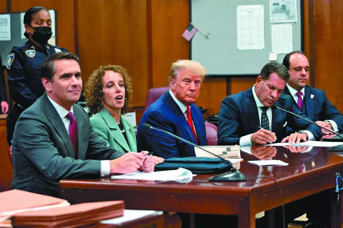 川普出庭 拒認34項造假重罪 