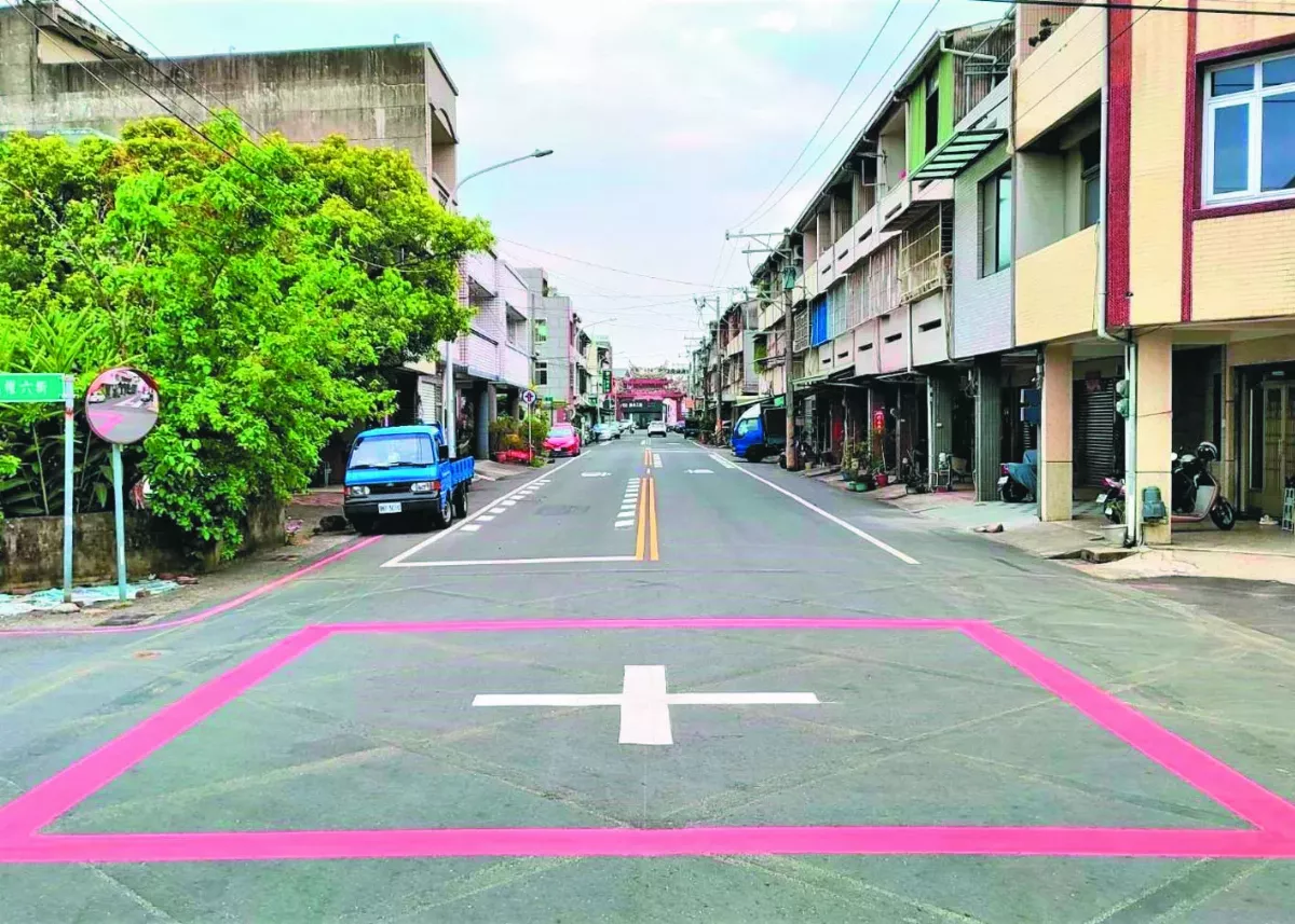 台南非號誌路口  借鑑日本畫警示