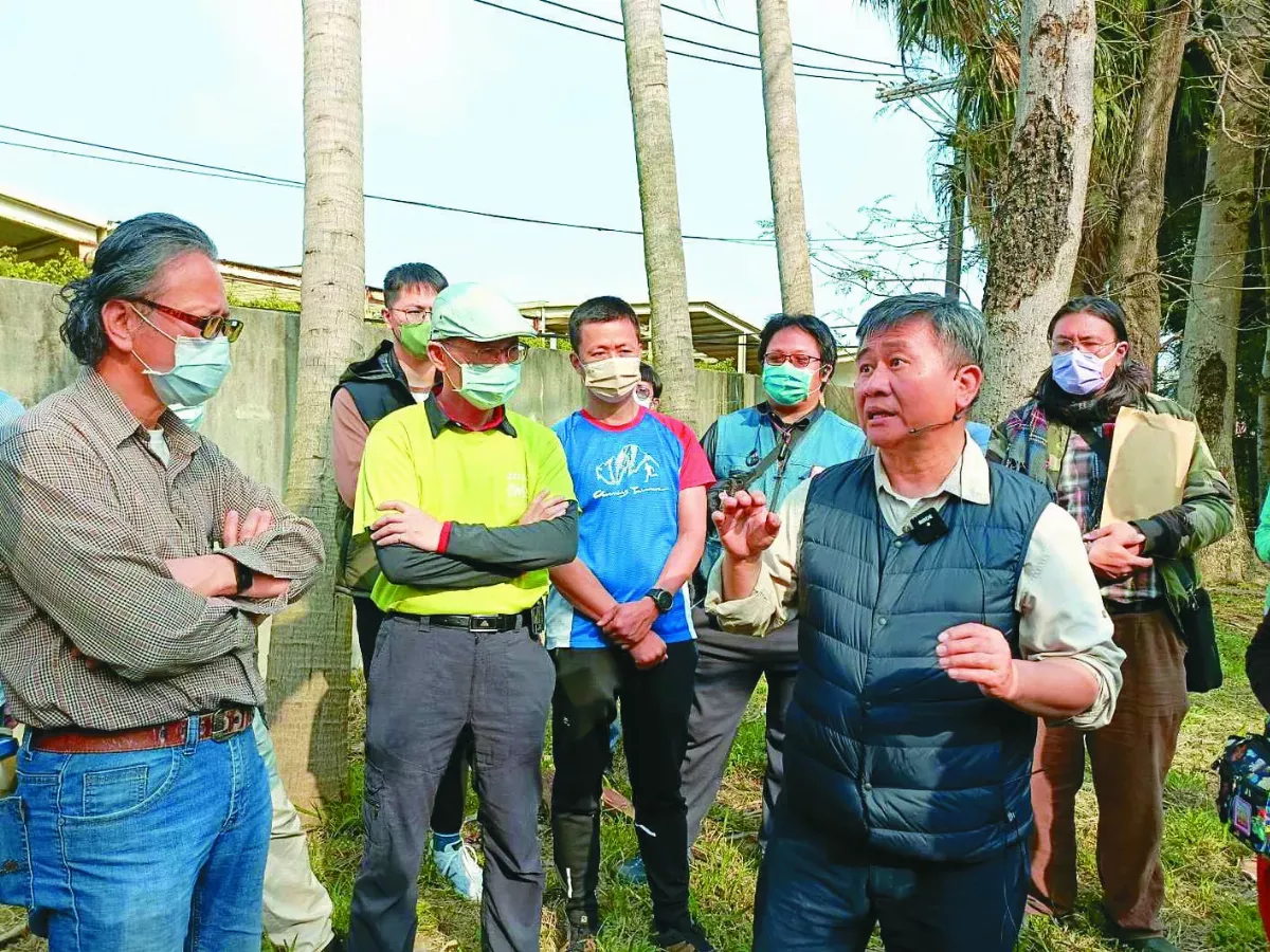 老樹義診 劉東啟救活900棵樹