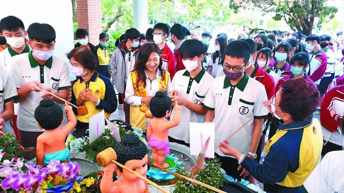 宏法社浴佛祈福 安定考生心