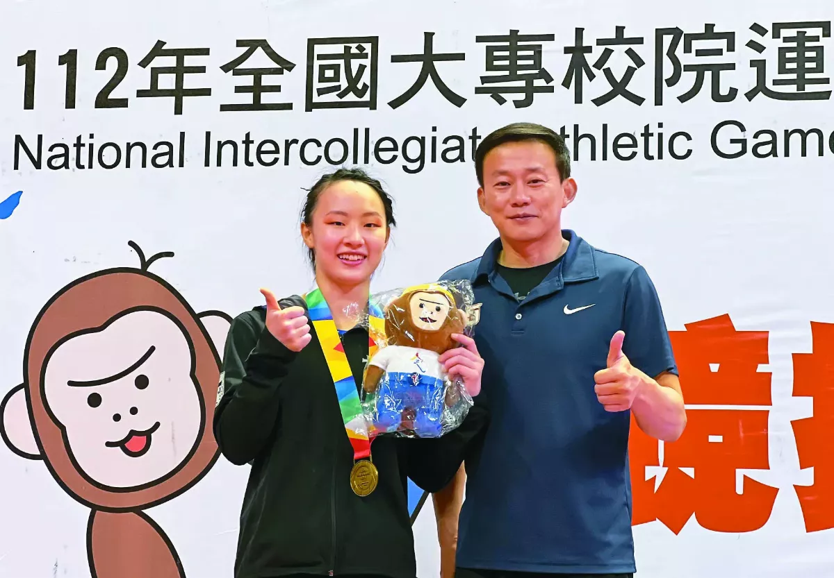 丁華恬 全大運體操全能封后