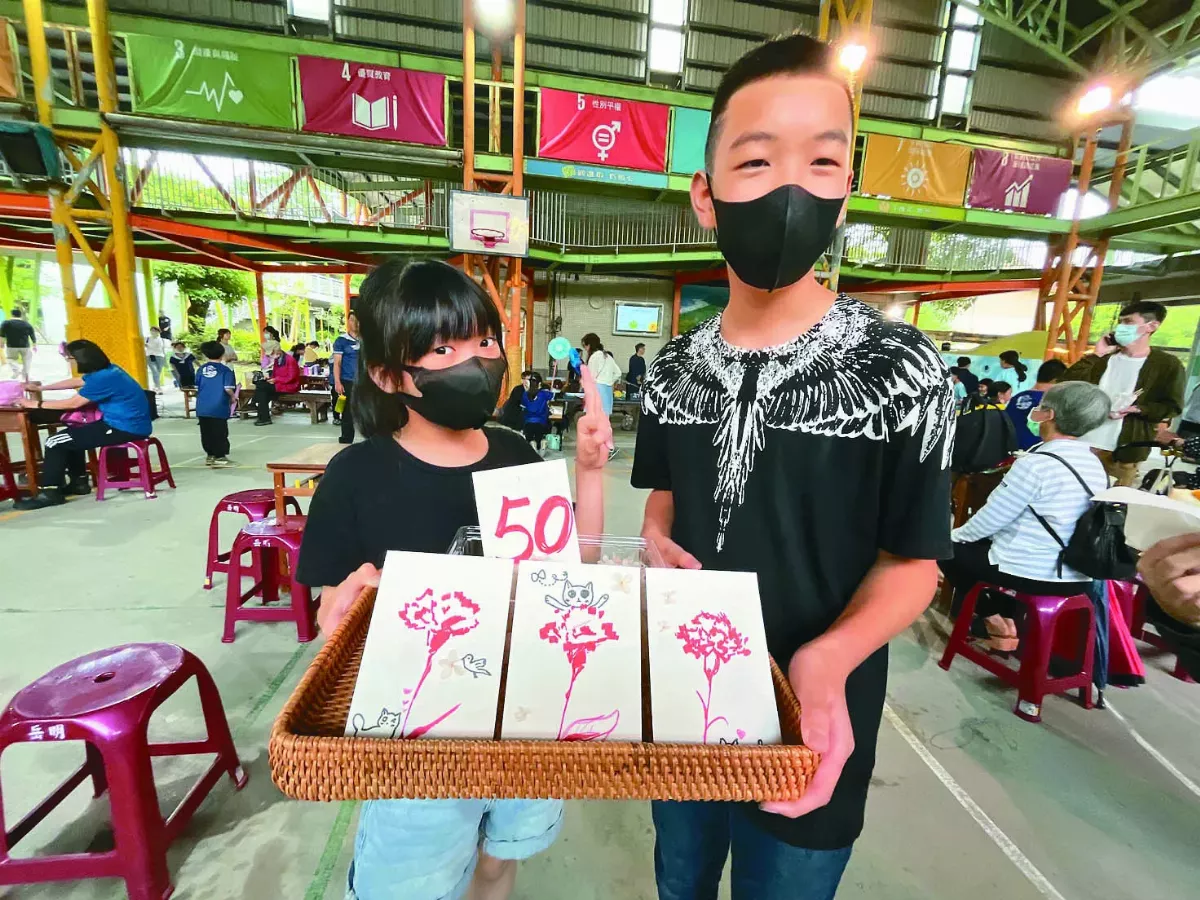 岳明國中小七年級 靠洗車手作募款赴尼國服務