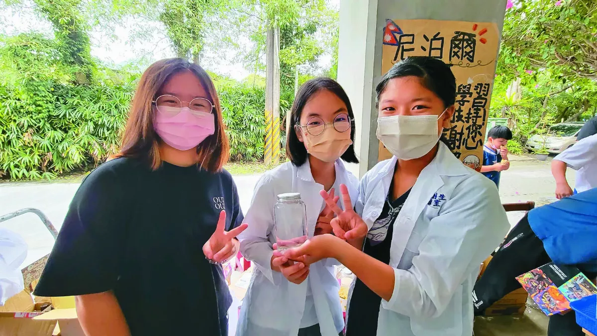 岳明國中小七年級 靠洗車手作募款赴尼國服務