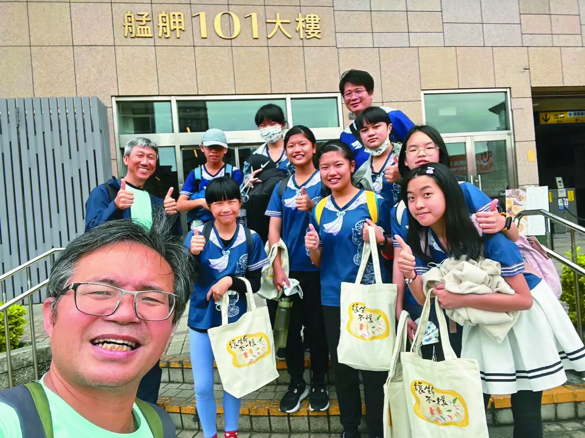 岳明國中小七年級 靠洗車手作募款赴尼國服務