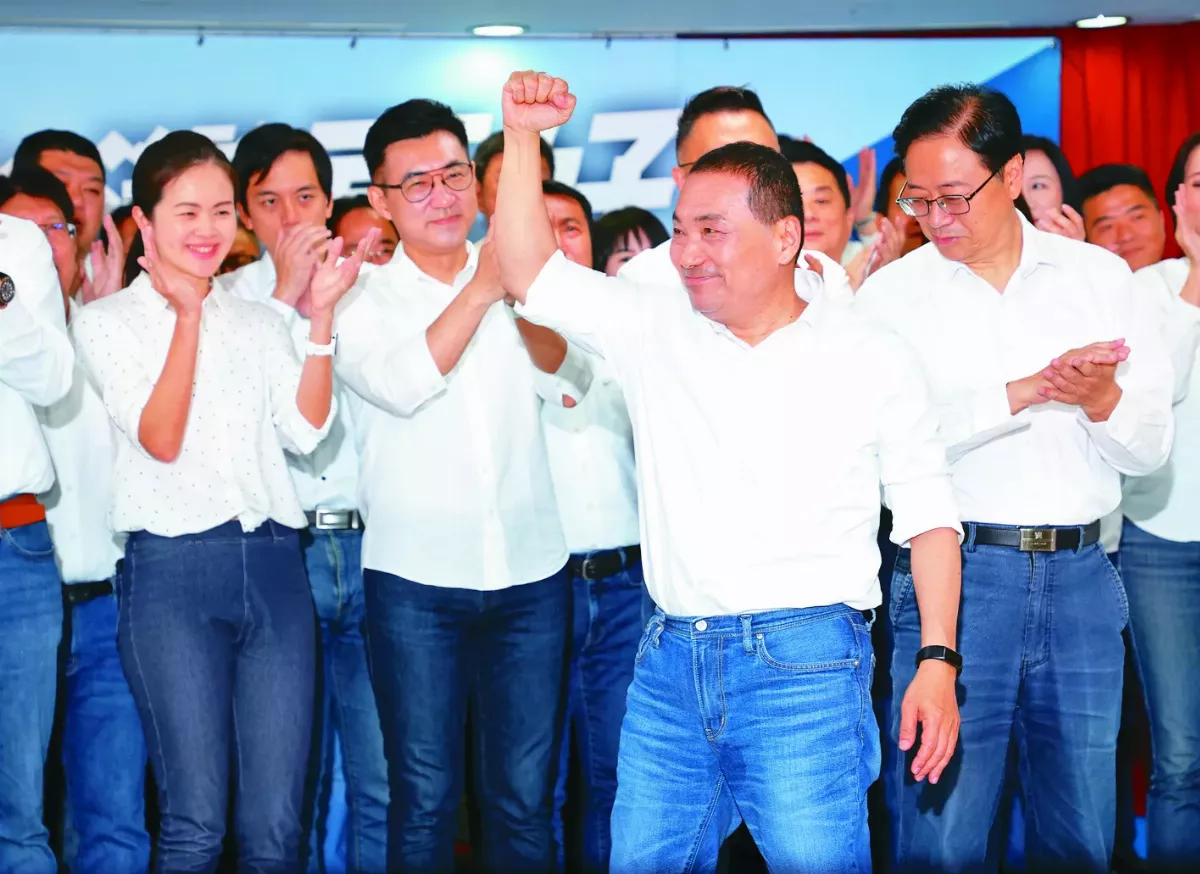 投入總統大選 侯促政黨輪替  柯喊為台灣拚一次