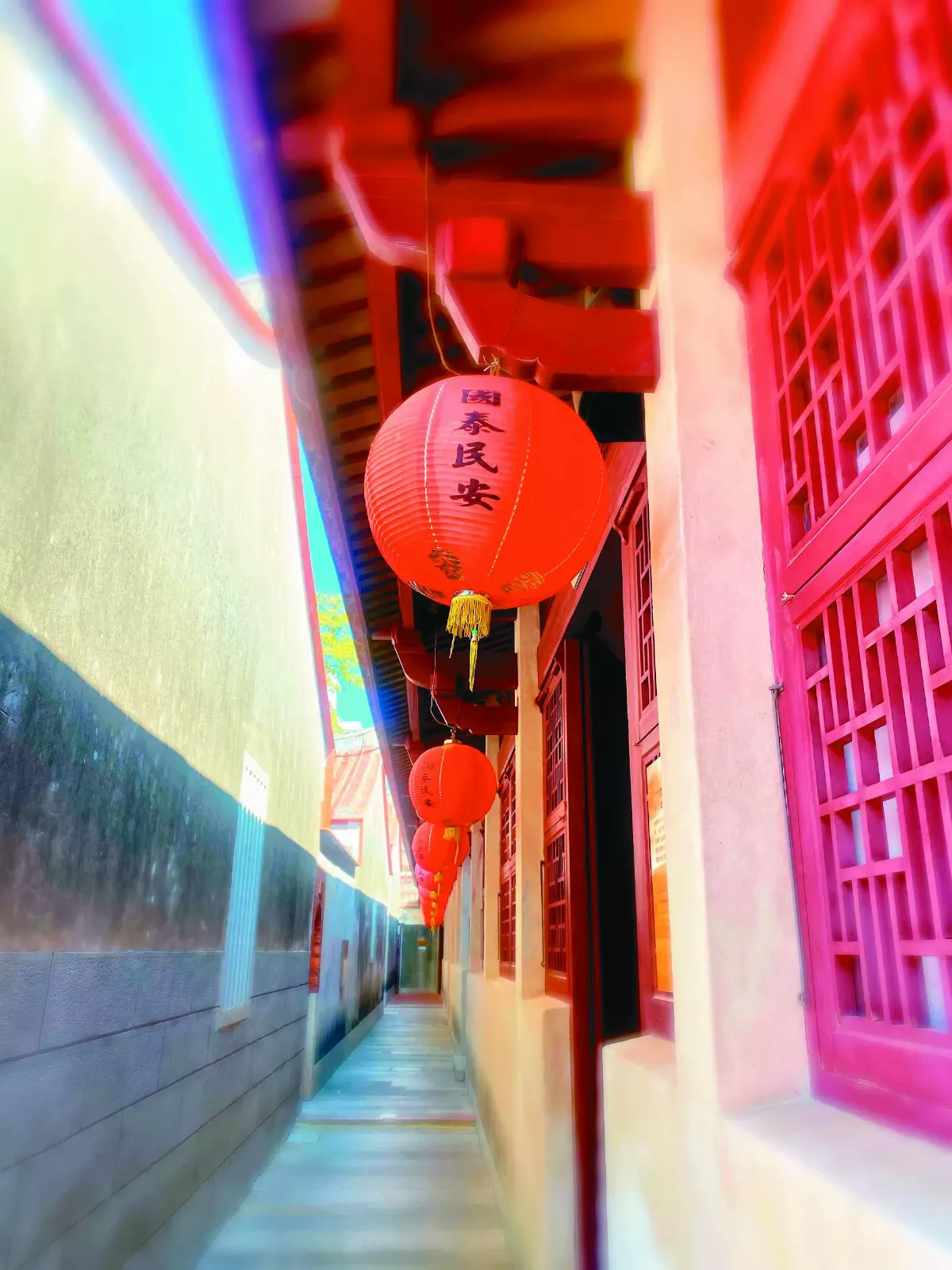 大紅燈籠高高掛