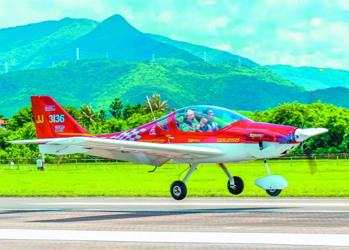 超輕航機共乘觀光 活化恆春機場