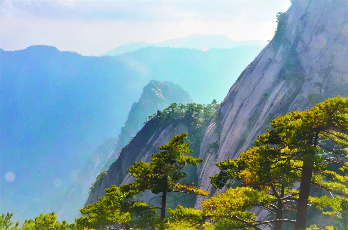 【文學賞析】讀萬里登山詩