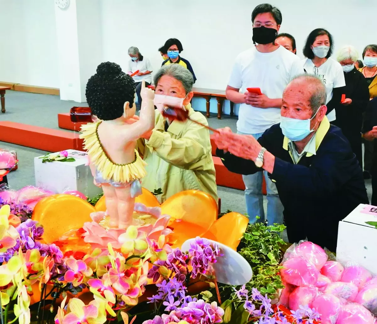 花蓮佛光人雲水浴佛  散播祝福
