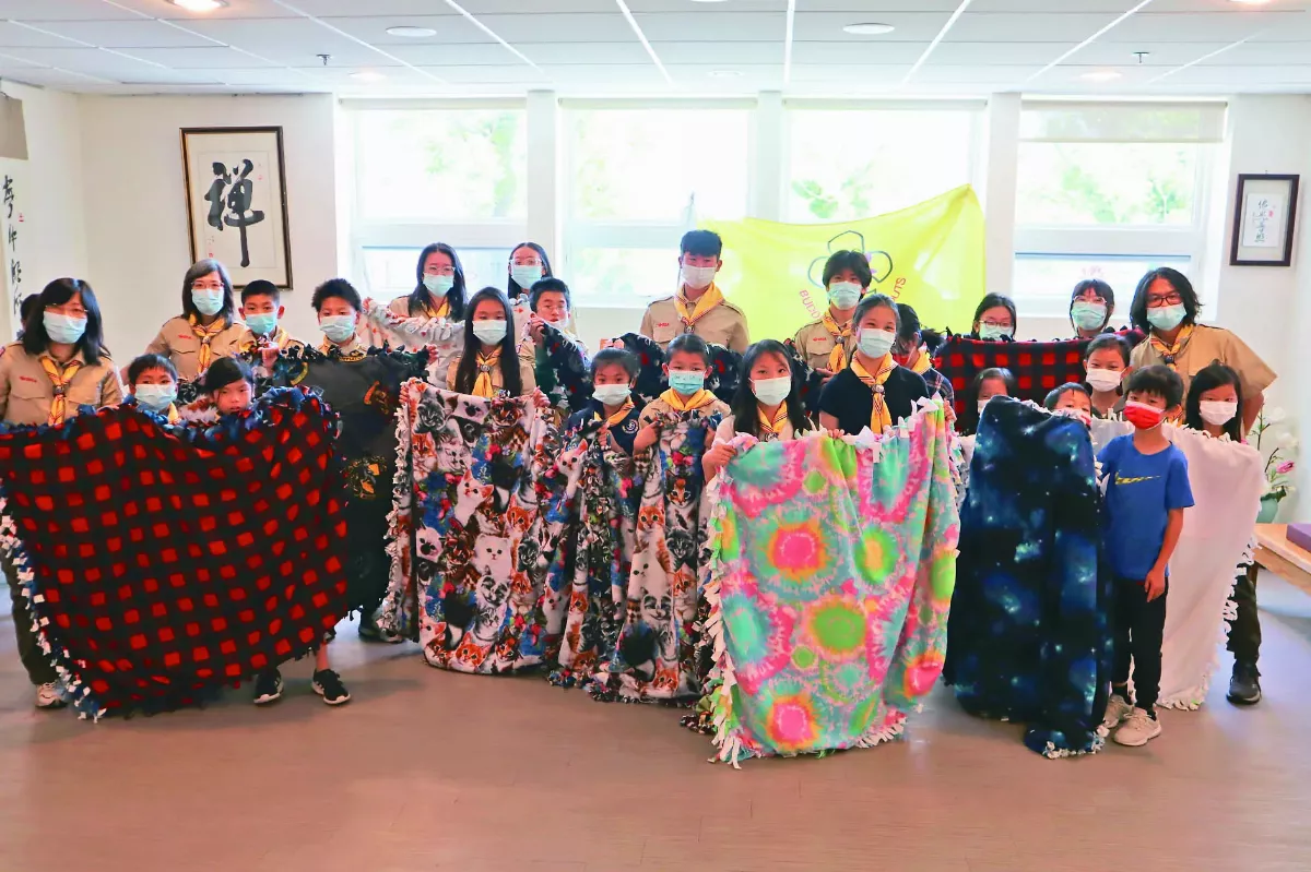 佛光童軍自織毛毯  贈送住院兒童