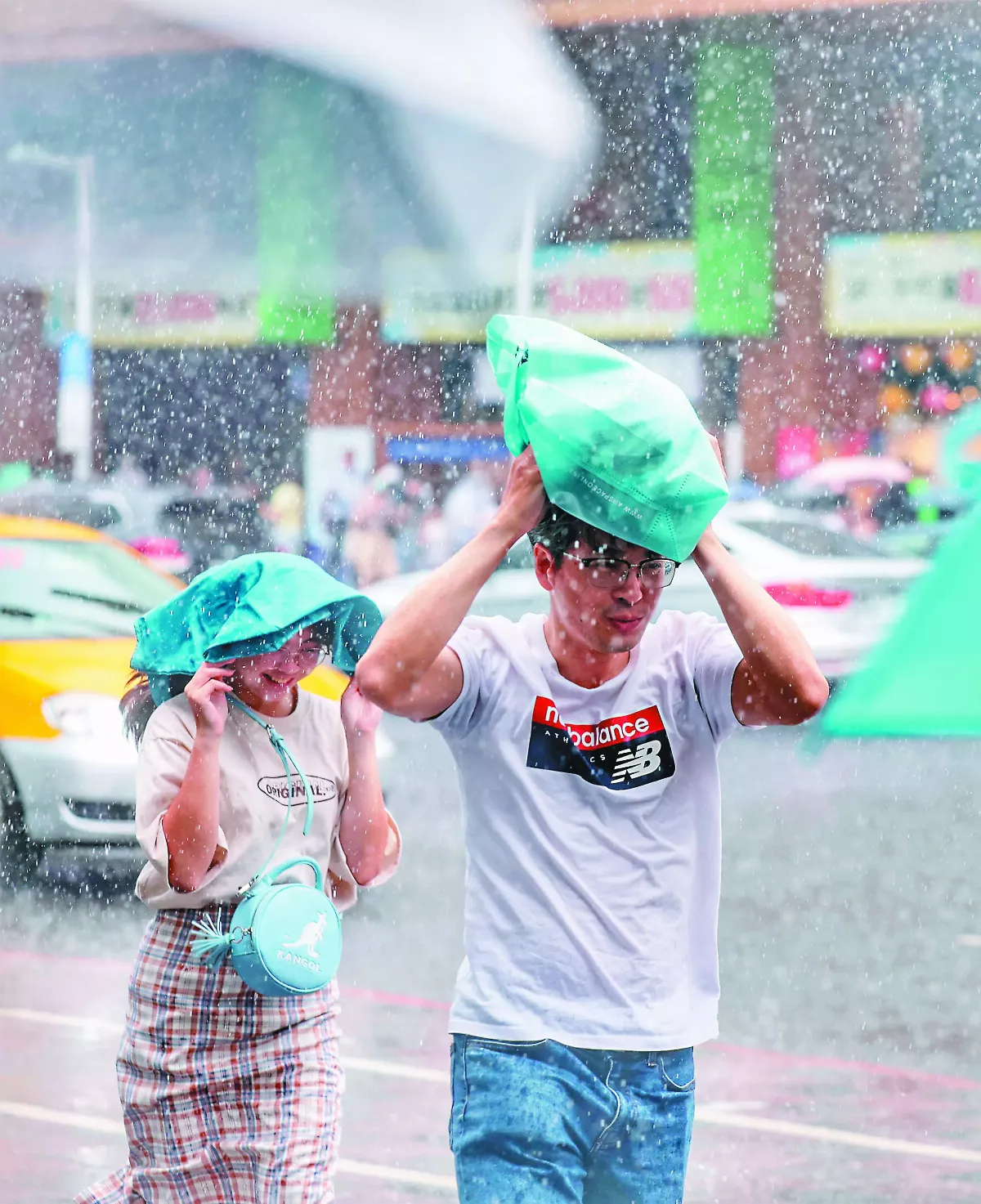 出門要帶傘 小心午後大雨