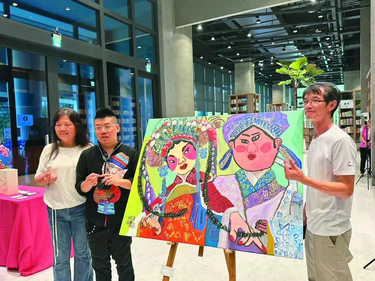 嗜睡症、多重障礙患者  辦畫展