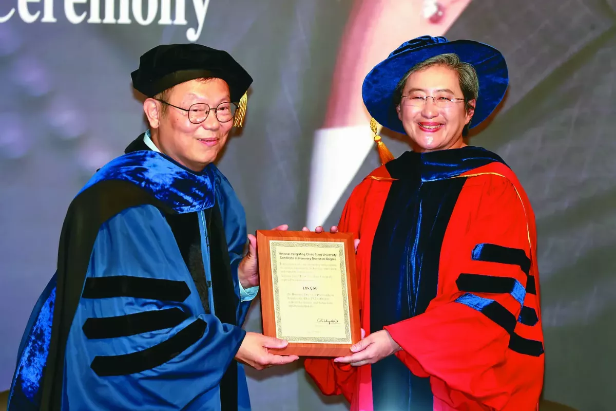蘇姿丰 獲頒陽明交大名譽博士