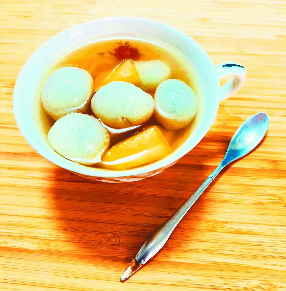 【白露節氣 0908~0923】龍眼香梨安神潤喉茶