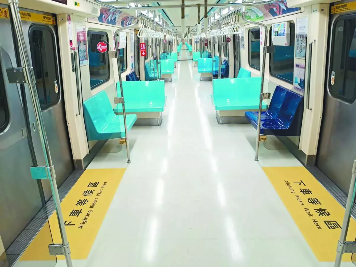 北捷車廂改裝 試拆中央立柱