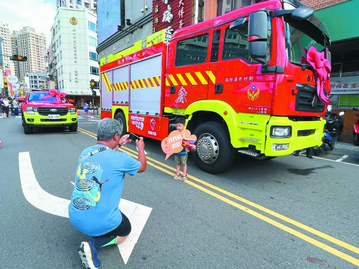 小吃攤募捐消防車 3000人響應