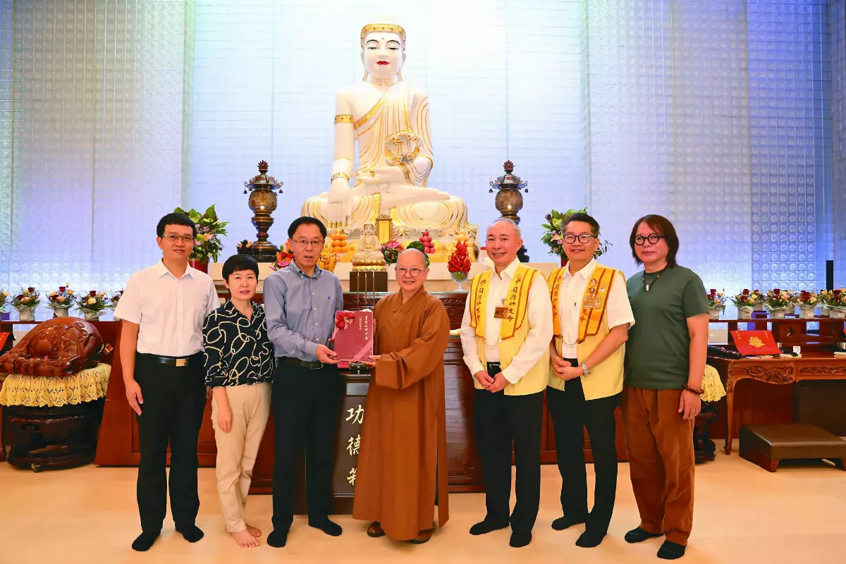 新加坡佛光山贈全集 傳播人間佛教思想
