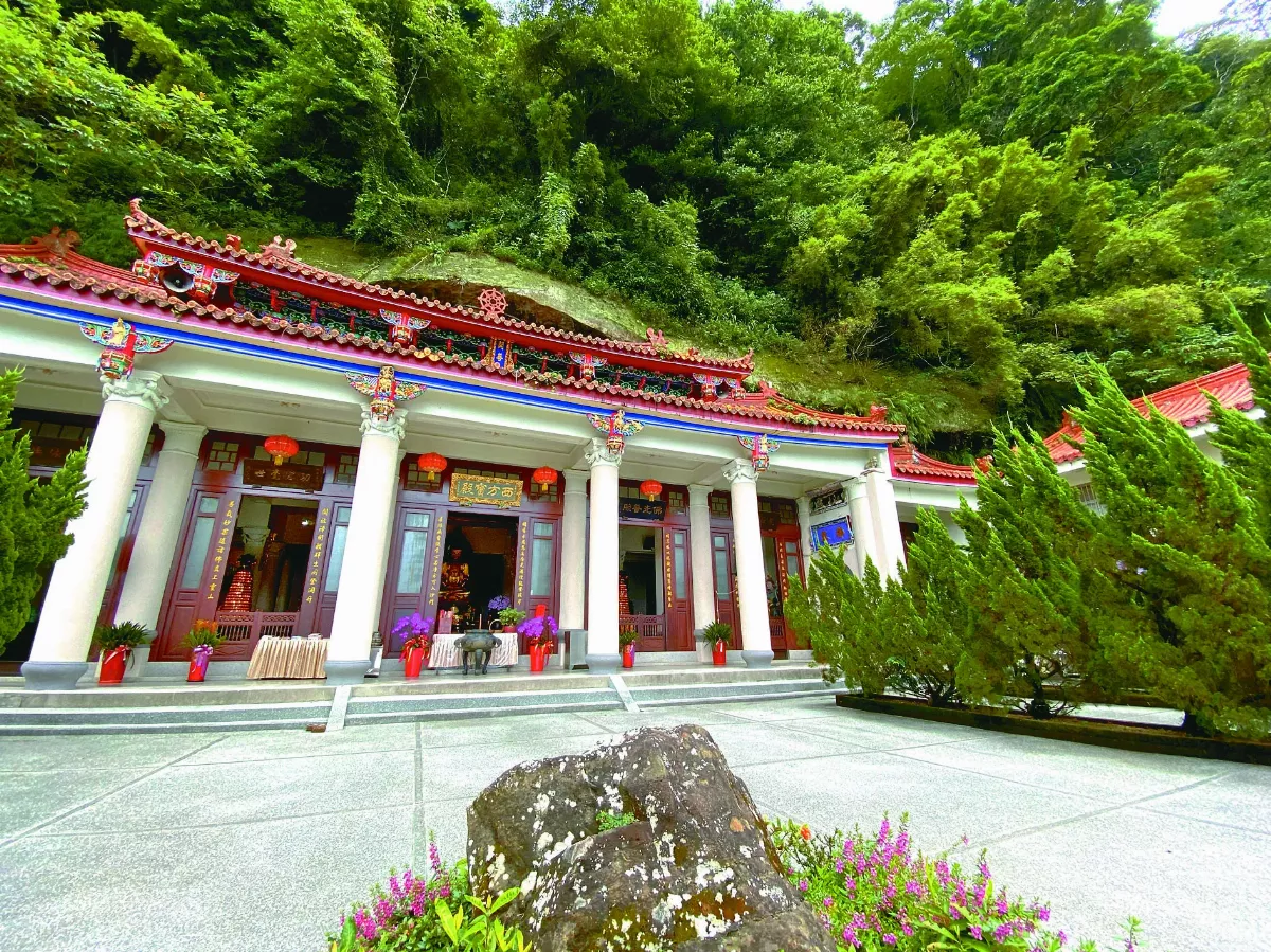 苗栗．南庄 賽夏原鄉向天湖 夢幻祕境神仙谷