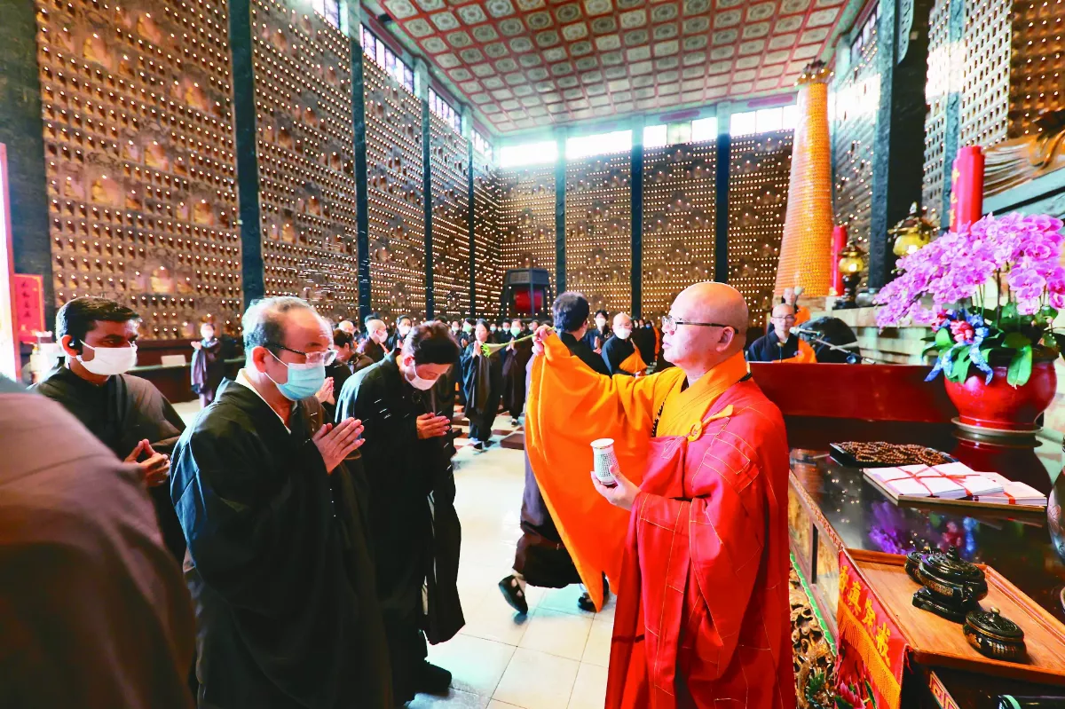 心保和尚證盟三皈五戒  200人成佛子