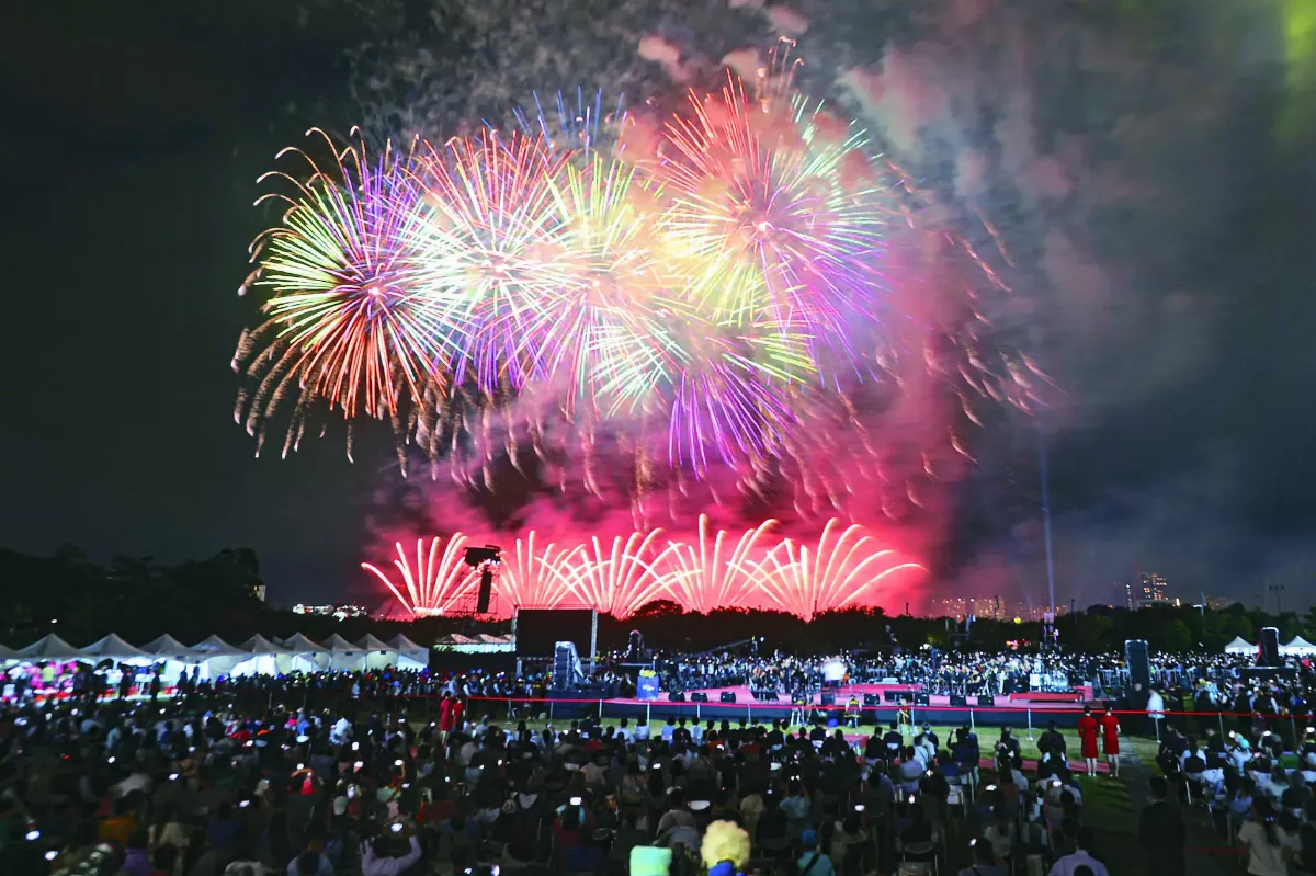 3萬發國慶煙火 照亮台中
