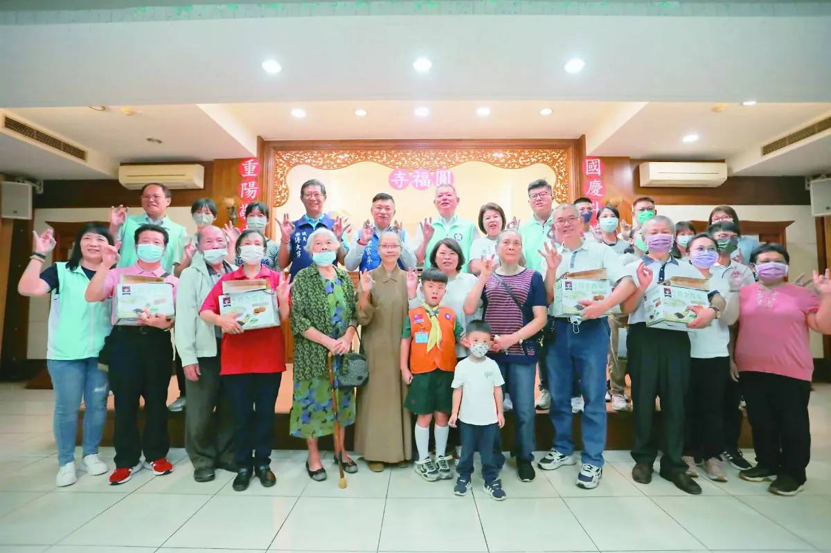 圓福寺國慶升旗典禮 黃敏惠敬老傳送幸福
