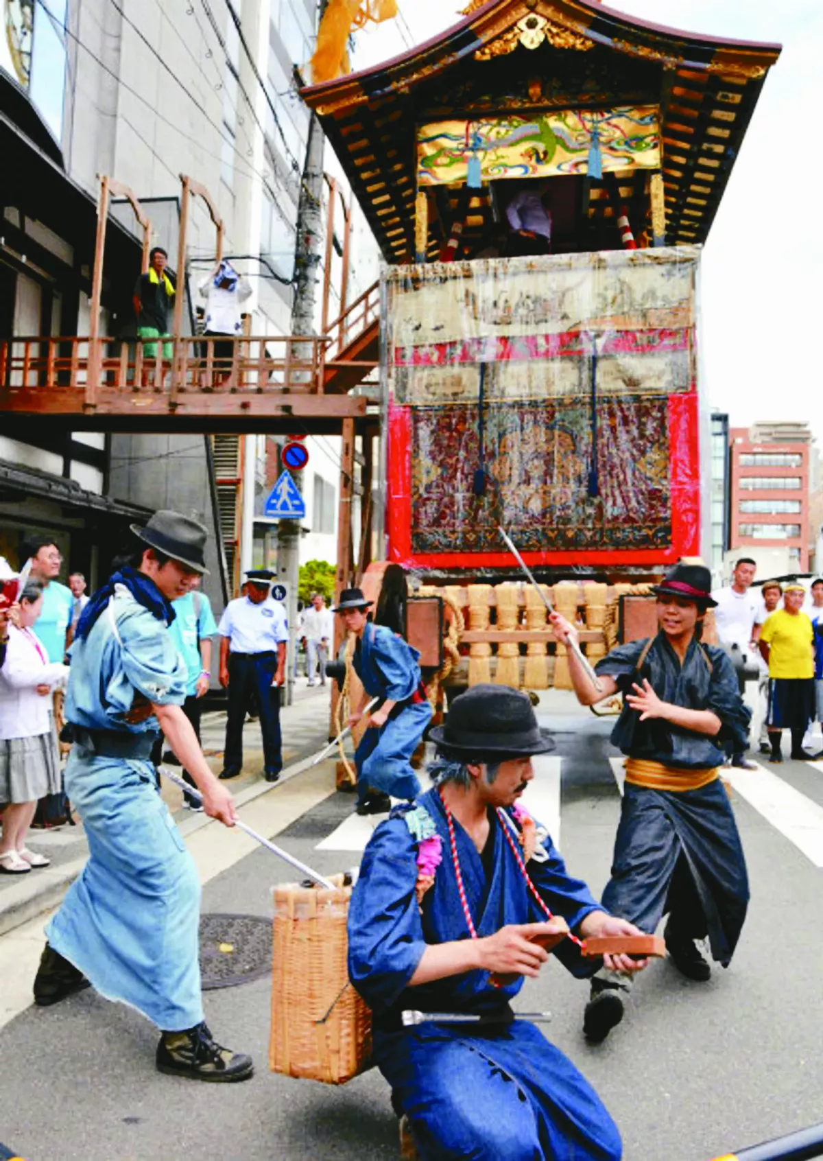 日撿垃圾武士 揮長夾守護市容
