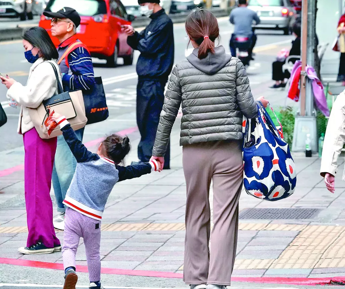 小孩公共場合吵鬧 父母應先理解原因