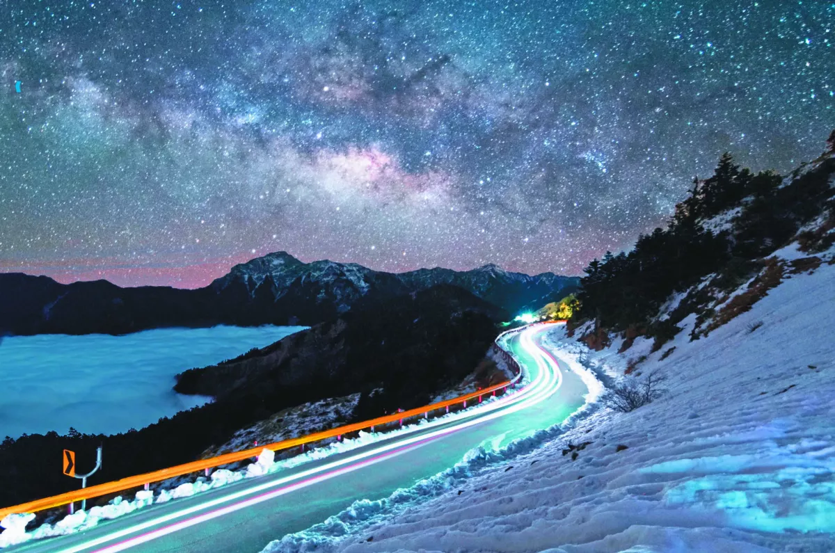 友善星空 台14甲線看板調暗