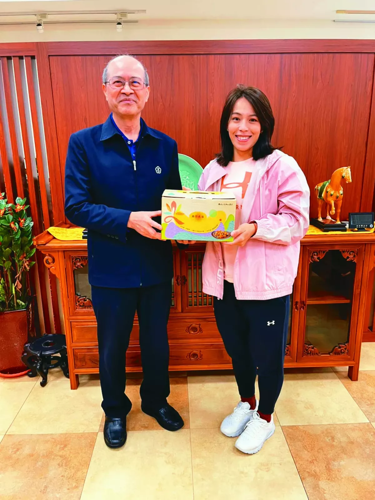 郭婞淳分享歷程 鼓舞佛大學子