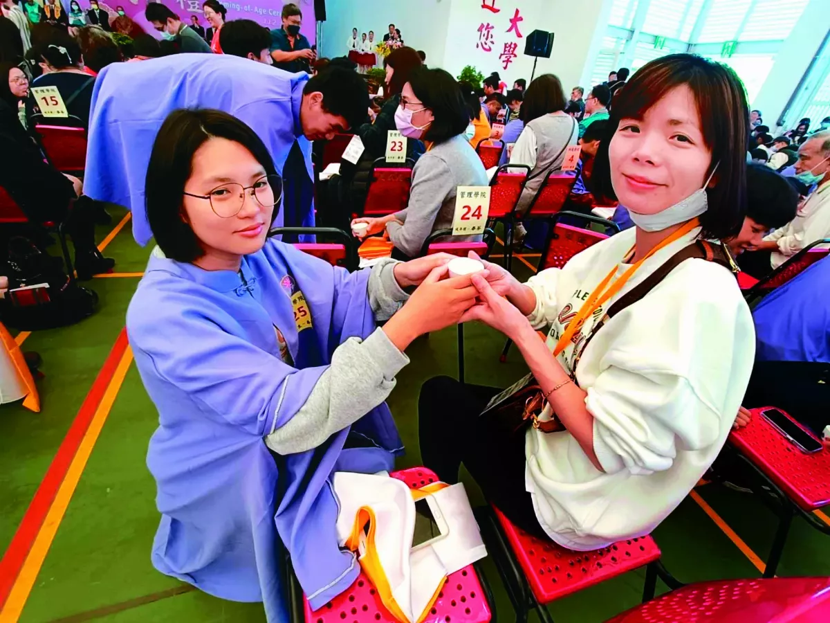 南華成年禮 學子歡喜轉大人