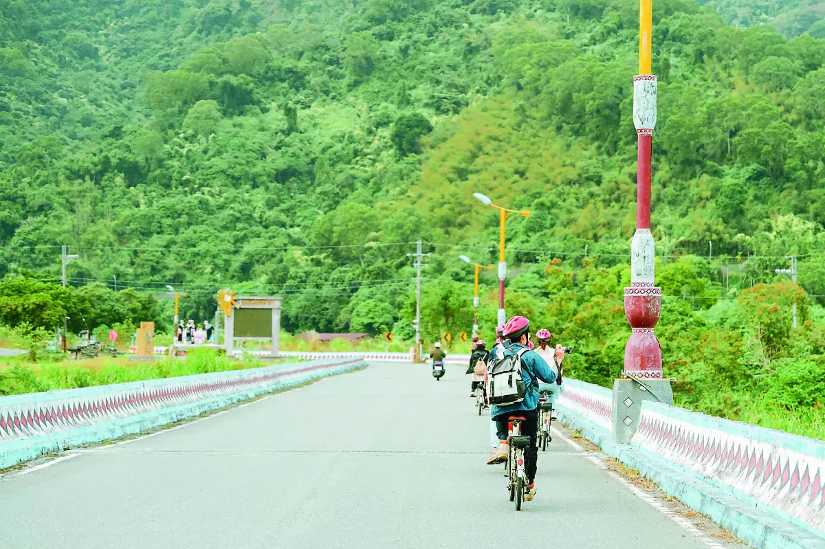 部落青年傳承文化 推鐵馬半日遊