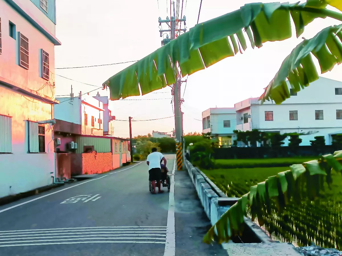 【生活快門】夕陽中的低語