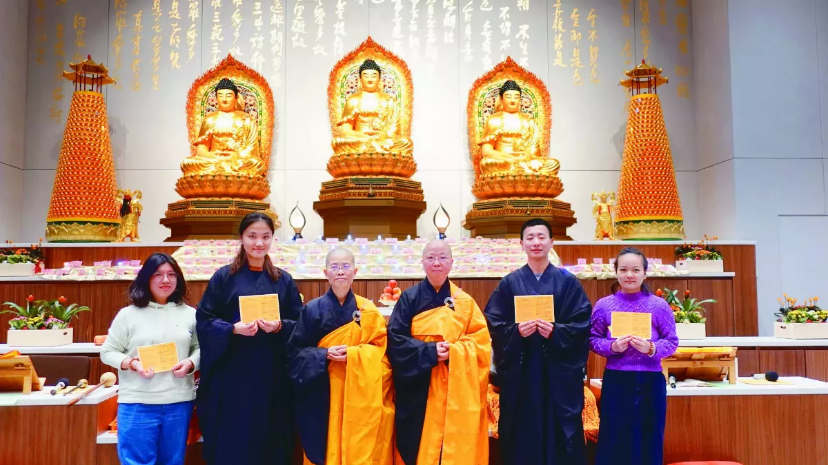 柏林佛光山 4佛光青年皈依佛門