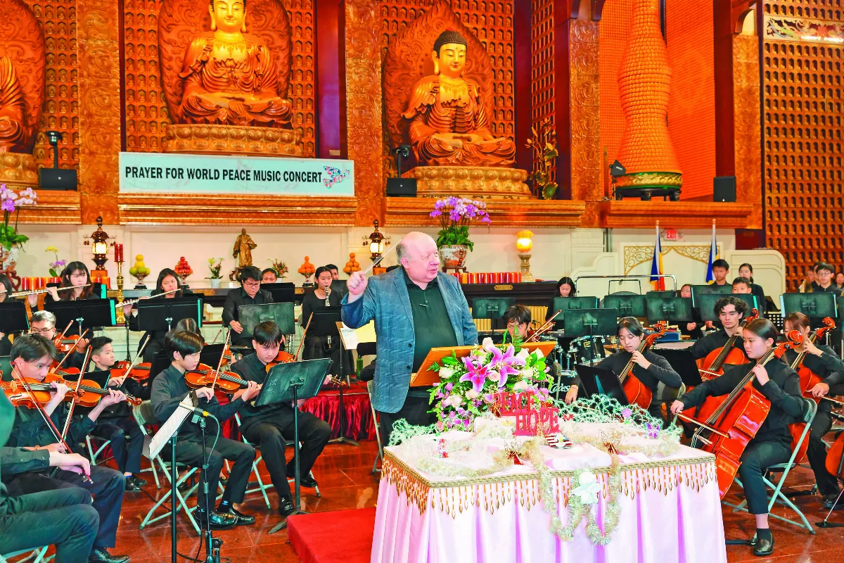 西來寺祈求世界和平  佛光青少年交響樂祝禱