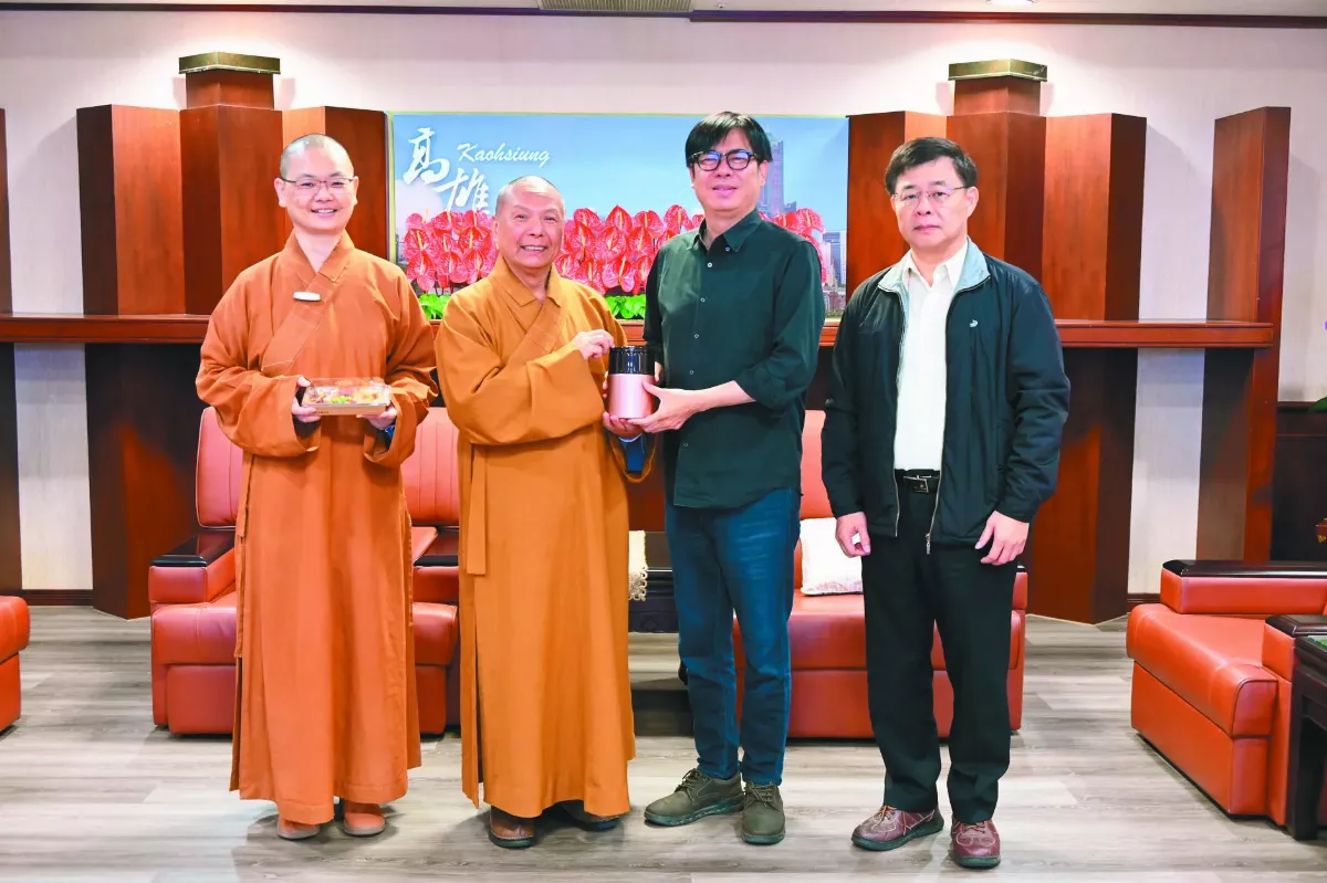 南屏別院送暖  陳其邁祝願市民