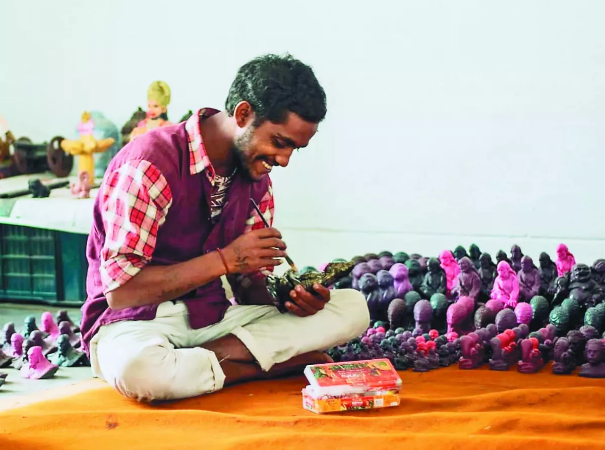 寺廟香灰變雕像  助囚犯重生