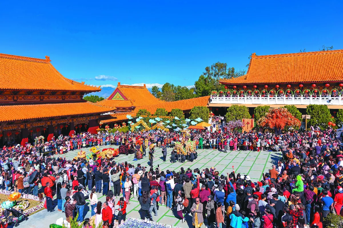 西來寺平安燈會 歡喜龍祥和迎賓