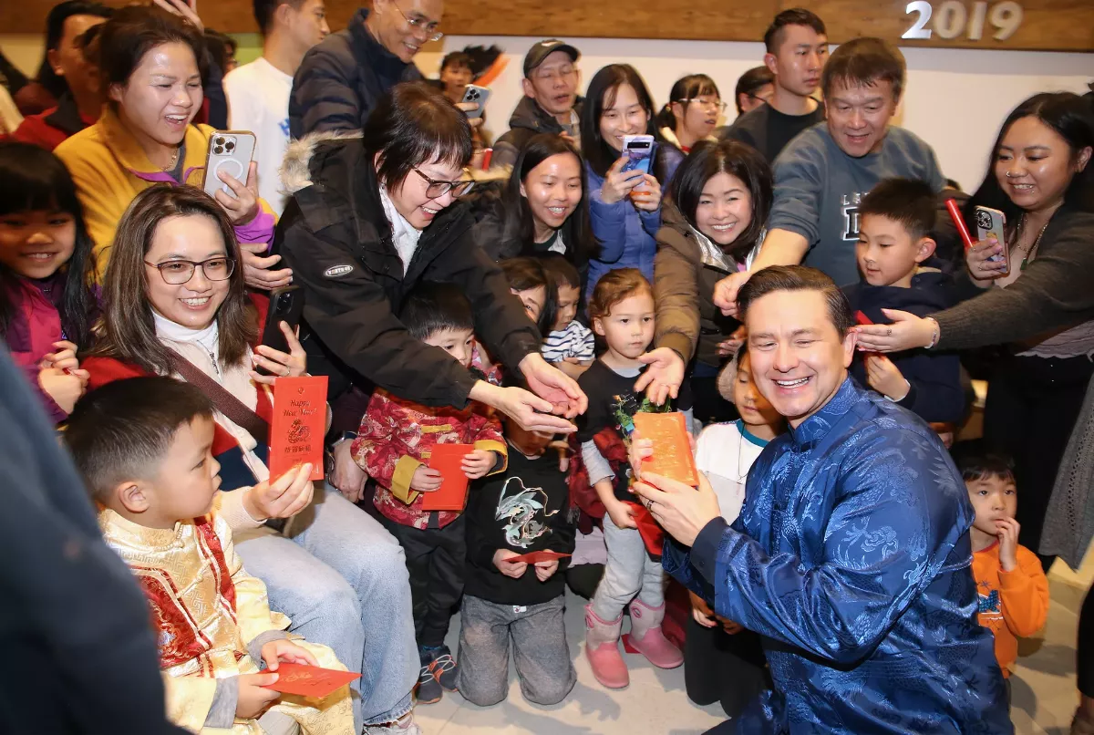 Canada Conservative Leader Pierre Poilievre Visits Fo Guang Shan Toronto Celebrates Lunar New Year