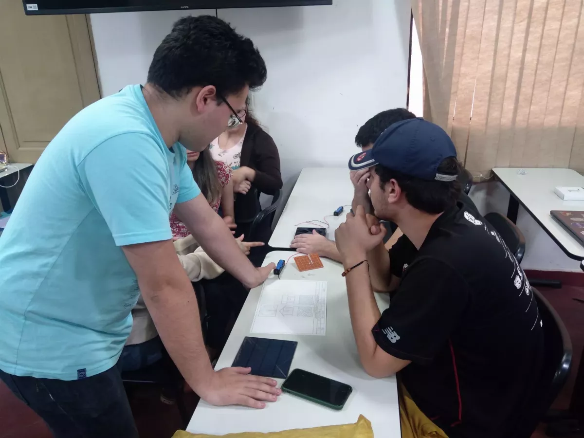 台科大攜手台巴科大 設計太陽能捕蚊燈防登革熱