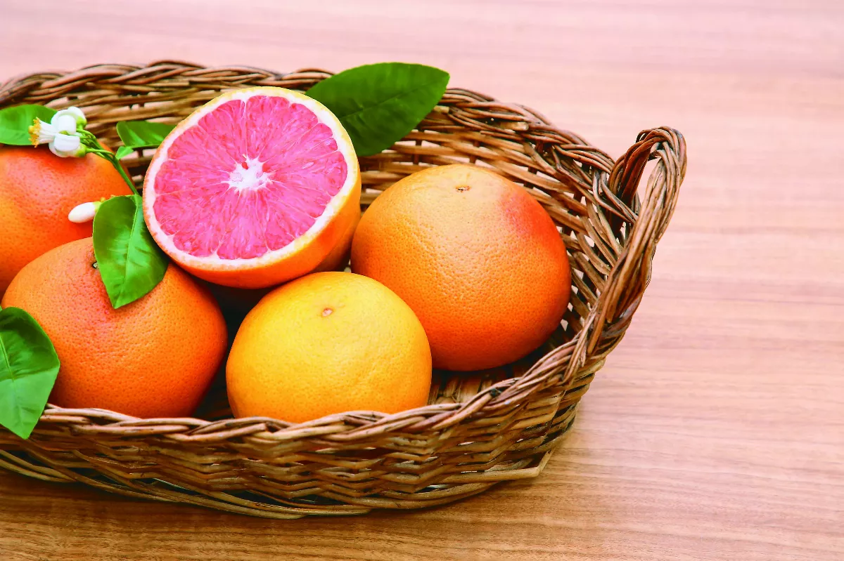 熬夜消耗維生素C 多吃葡萄柚、甜椒