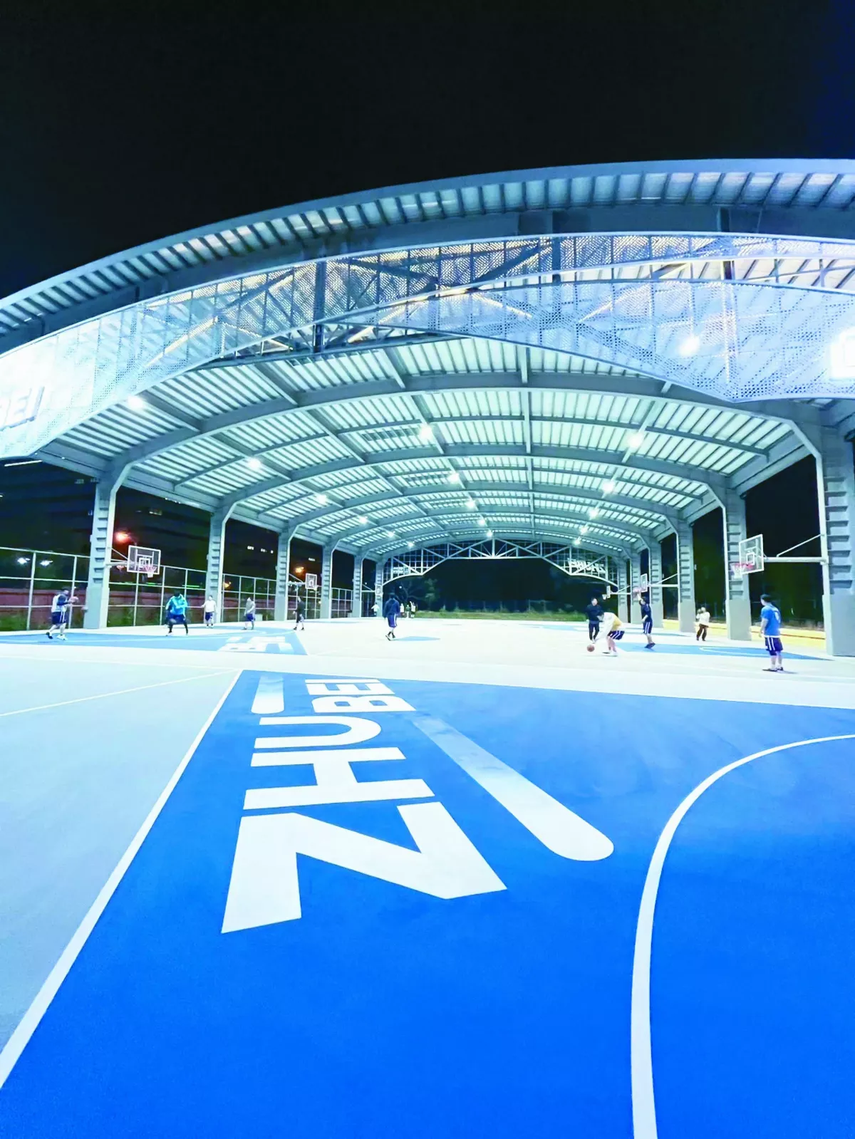 竹北籃球場  如星際列車航站