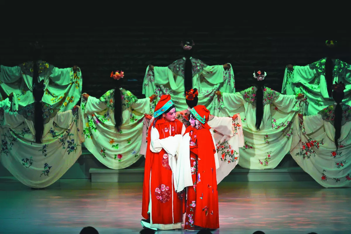傳統與現代交織  青春版牡丹亭佛館演出