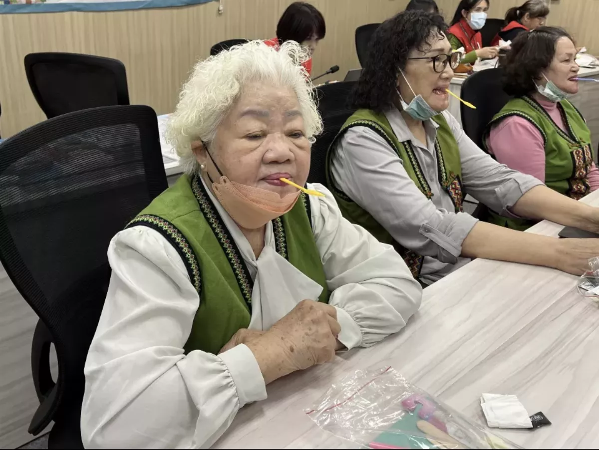 長輩易嗆咳　口腔機能運動可降低風險